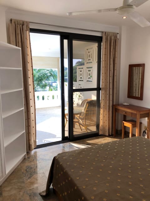 Panoramic Apartment, 2 Bedrooms, Ocean View | In-room safe, individually decorated, individually furnished, bed sheets