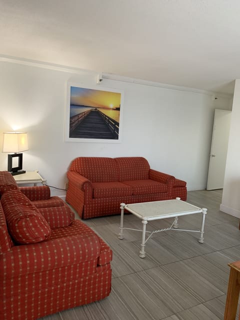 Penthouse, 1 Bedroom, Non Smoking (Ocean Front) | Living room | TV