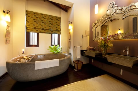 Lily Pond Suite | Bathroom | Separate tub and shower, deep soaking tub, designer toiletries