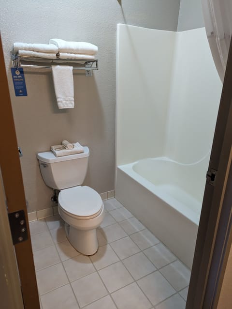 Studio Suite, 1 King Bed, Non Smoking | Bathroom | Hair dryer, towels, soap, shampoo