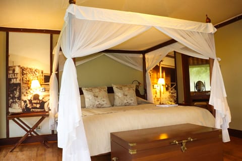 Deluxe Tent | In-room safe, desk, free WiFi, bed sheets
