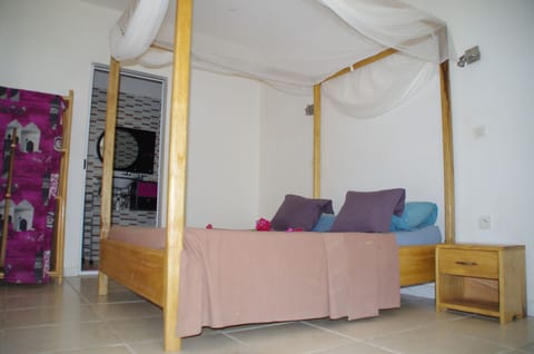 Premium bedding, Tempur-Pedic beds, desk, free WiFi