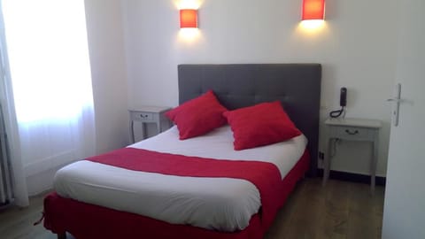 Superior Double Room, Terrace | Desk, rollaway beds, free WiFi, bed sheets