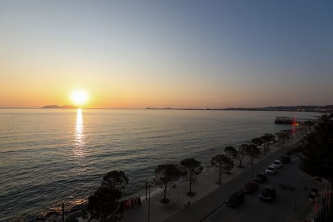 Deluxe Double Room, Sea View | 1 bedroom, premium bedding, Select Comfort beds, minibar