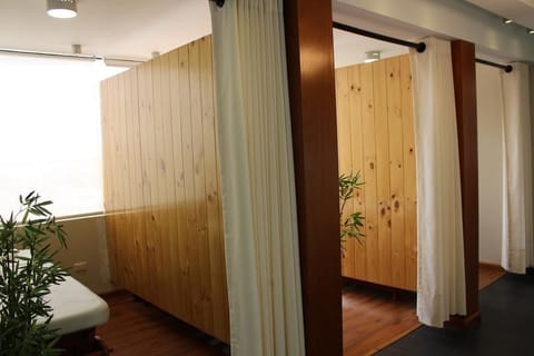 Sauna, spa tub, steam room, body treatments, mud baths, hydrotherapy