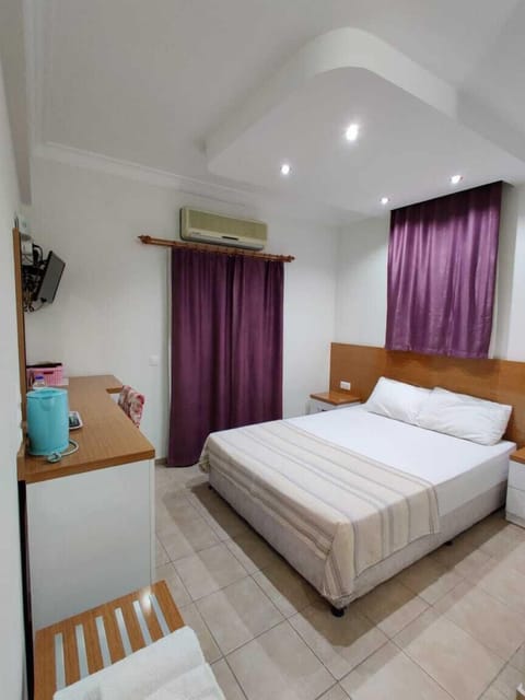 Standard Double Room | In-room safe, blackout drapes, free WiFi, bed sheets