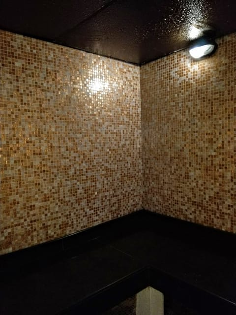 Steam room 