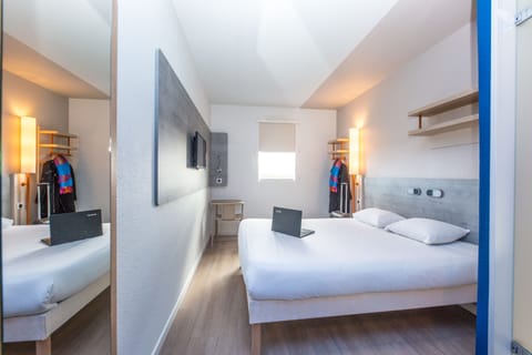 Double Room | Desk, soundproofing, free WiFi, wheelchair access