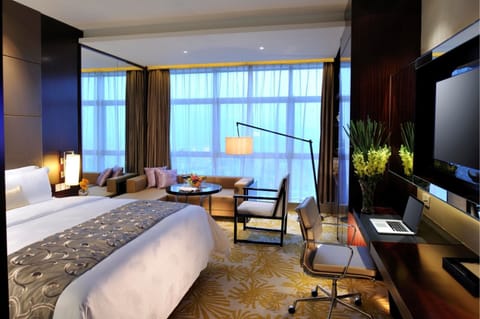 Suite (Marvelous) | Premium bedding, minibar, in-room safe, desk