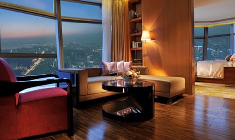 Suite (Marvelous) | Premium bedding, minibar, in-room safe, desk