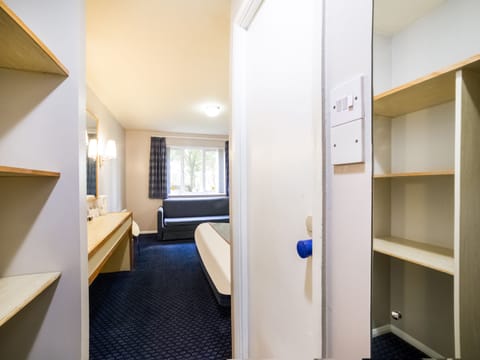 Deluxe Double Room, 1 Double Bed | Desk, free WiFi, bed sheets