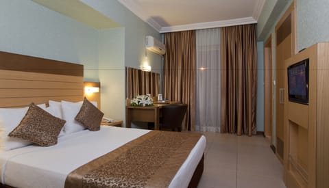 Standard Room | Minibar, in-room safe, free WiFi, wheelchair access