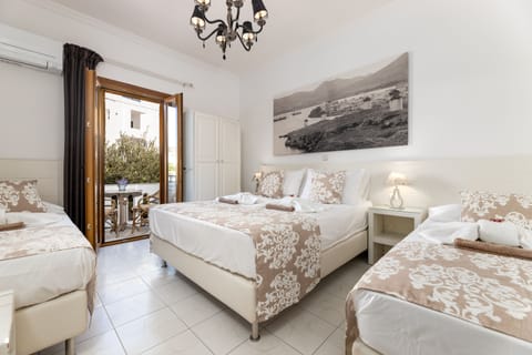 Luxury Quadruple Room | Premium bedding, down comforters, memory foam beds, in-room safe