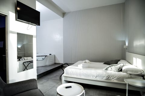 Apartment, 2 Bedrooms, Kitchenette | 1 bedroom, hypo-allergenic bedding, down comforters, minibar