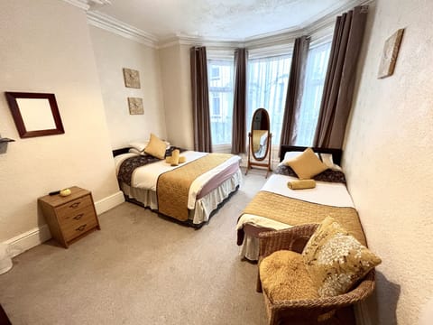 Triple Room, Ensuite | WiFi, bed sheets