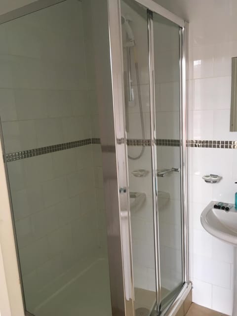 Standard Double Room, Ensuite, Sea View | Bathroom