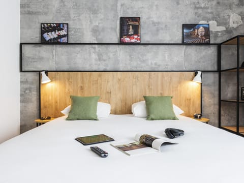 Standard Room, 1 Double Bed | Premium bedding, desk, blackout drapes, soundproofing