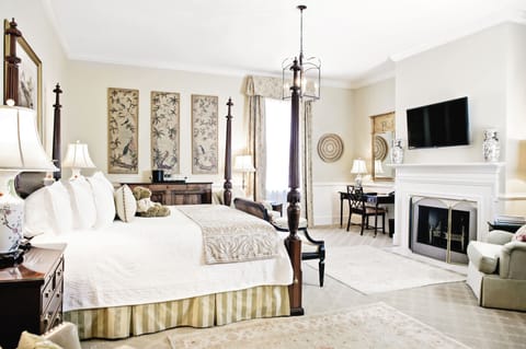 Premier Charleston King | Frette Italian sheets, premium bedding, pillowtop beds, in-room safe