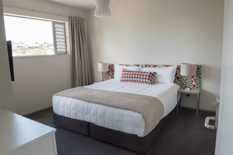 Beachfront 2 Bedroom Apartment | Premium bedding, pillowtop beds, in-room safe, desk