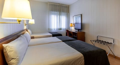 Standard Triple Room (3 pax) | Down comforters, minibar, in-room safe, desk