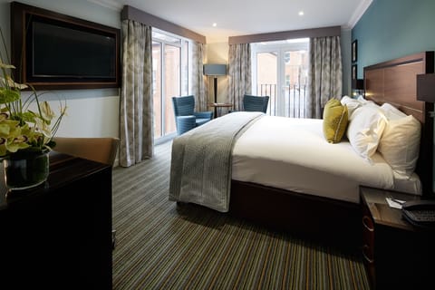 Club Double Room | Hypo-allergenic bedding, in-room safe, individually decorated