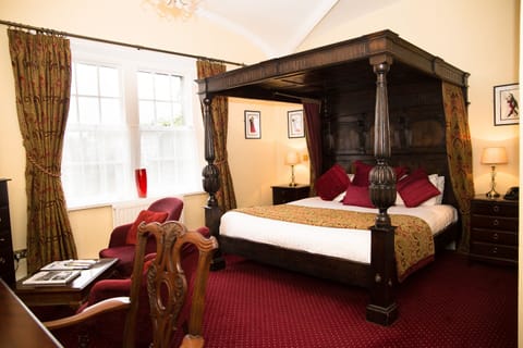 Superior Double Room | Desk, iron/ironing board, free WiFi, bed sheets