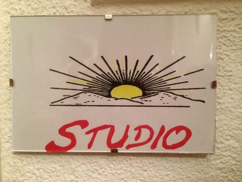 Basic Studio, Kitchen | Hypo-allergenic bedding, in-room safe, individually furnished