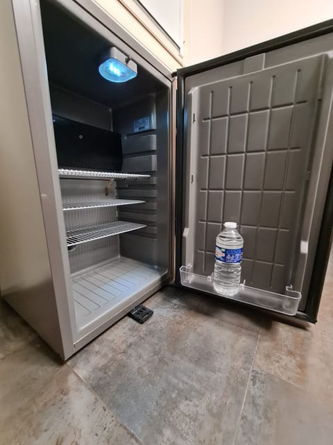 20 bedrooms, desk, blackout drapes, soundproofing