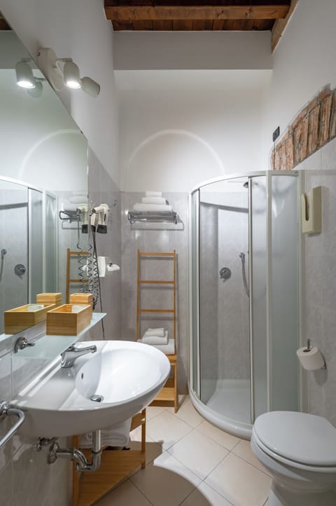 Double or Twin Room, 1 Bedroom | Bathroom | Shower, hair dryer, towels