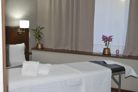 Massage in accommodation