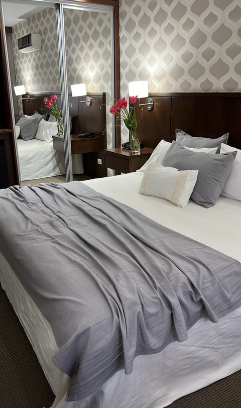 Standard Double Room, 1 King Bed | Hypo-allergenic bedding, down comforters, minibar, in-room safe