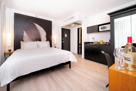 City Studio | Premium bedding, minibar, in-room safe, desk