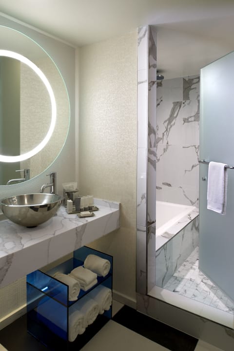Loft, View (Skyview) | Bathroom | Designer toiletries, hair dryer, bathrobes, towels