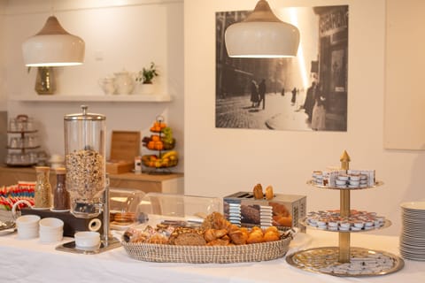 Daily buffet breakfast (EUR 15.50 per person)