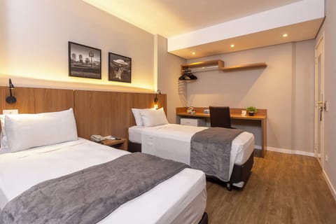 Executive Single Room | Minibar, desk, free WiFi, bed sheets