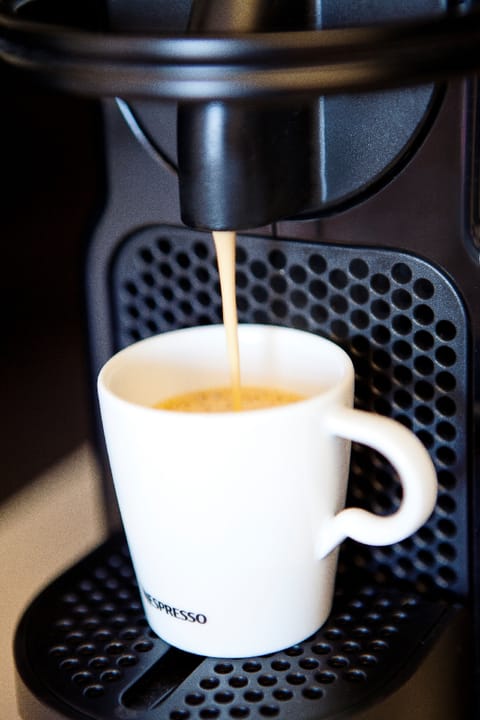 Deluxe Room, Beach View | Coffee and/or coffee maker