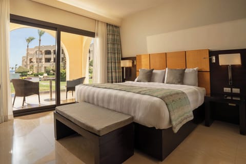Family Apartment | Egyptian cotton sheets, premium bedding, minibar, in-room safe