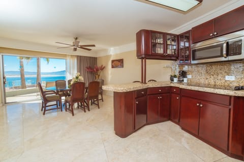 Presidential Suite (Akumal) | Private kitchen | Coffee/tea maker