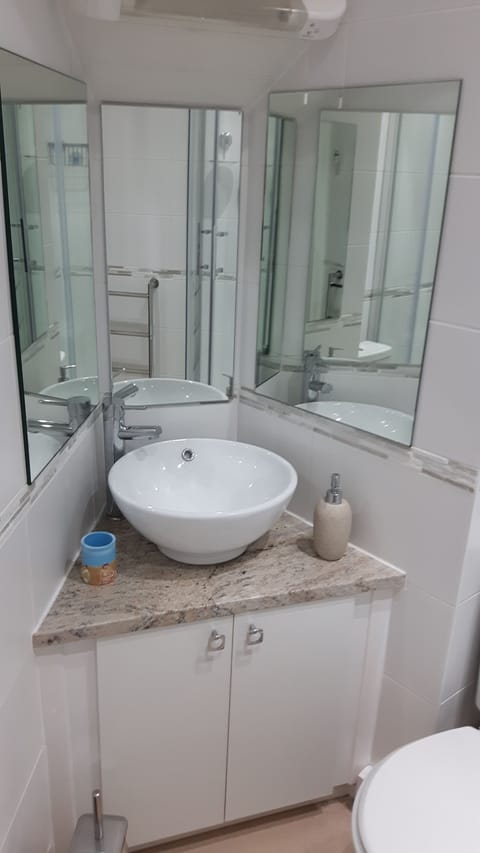 Suite, 2 Bedrooms | Bathroom | Shower, eco-friendly toiletries, hair dryer, bathrobes