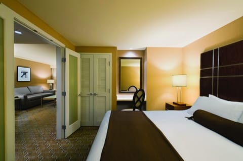 1 Bedroom Suite (Casino Tower) | Premium bedding, in-room safe, desk, iron/ironing board