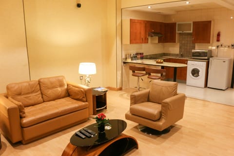 Royal Suite, 1 Bedroom, Kitchenette | Private kitchen | Fridge, microwave, coffee/tea maker, electric kettle