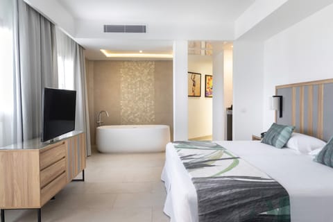 Suite, Balcony | In-room safe, free WiFi, bed sheets