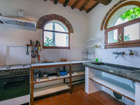 Property, Window, Sink, Kitchen Sink, Tap, Building, Wood, Interior Design, Floor