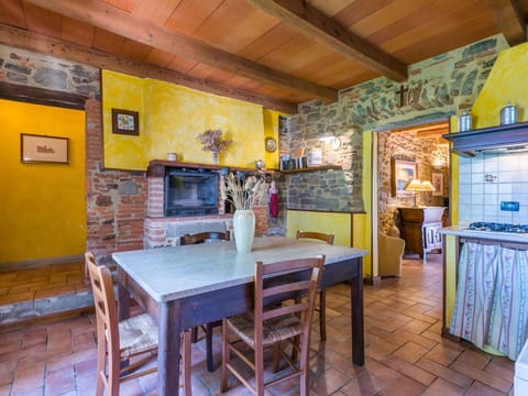 Table, Furniture, Property, Blue, Azure, Chair, Wood, Interior Design, Picture Frame, Floor