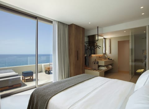 Superior Suite Sea View with Private Chill Out Pool | Premium bedding, down comforters, minibar, in-room safe