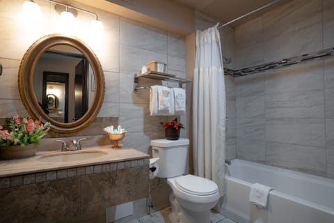 Signature Single Room | Bathroom | Free toiletries, hair dryer, towels, soap