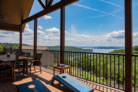 Gorgeous Table Rock Lake views!