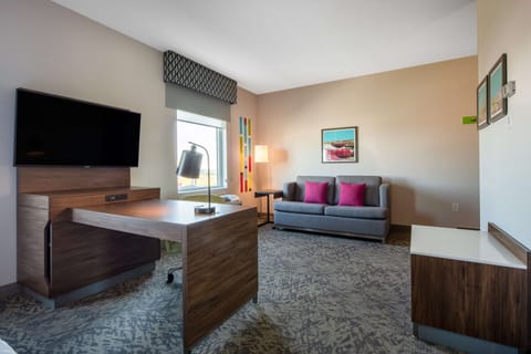 Suite, 1 King Bed, Non Smoking | In-room safe, desk, laptop workspace, bed sheets