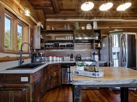 3efc4d48-6cb9-42bd-86f8-4e31ef9b2f22.c10