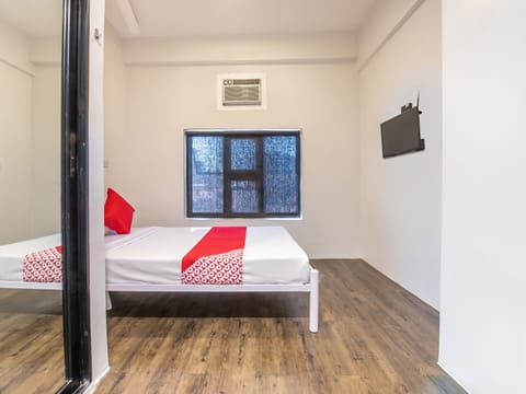 Standard Double Room | Free WiFi, bed sheets